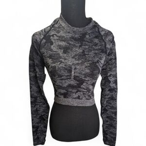 Gymshark Black Camouflage Women's Long Sleeved Top Open Hole  Detail In Back XS